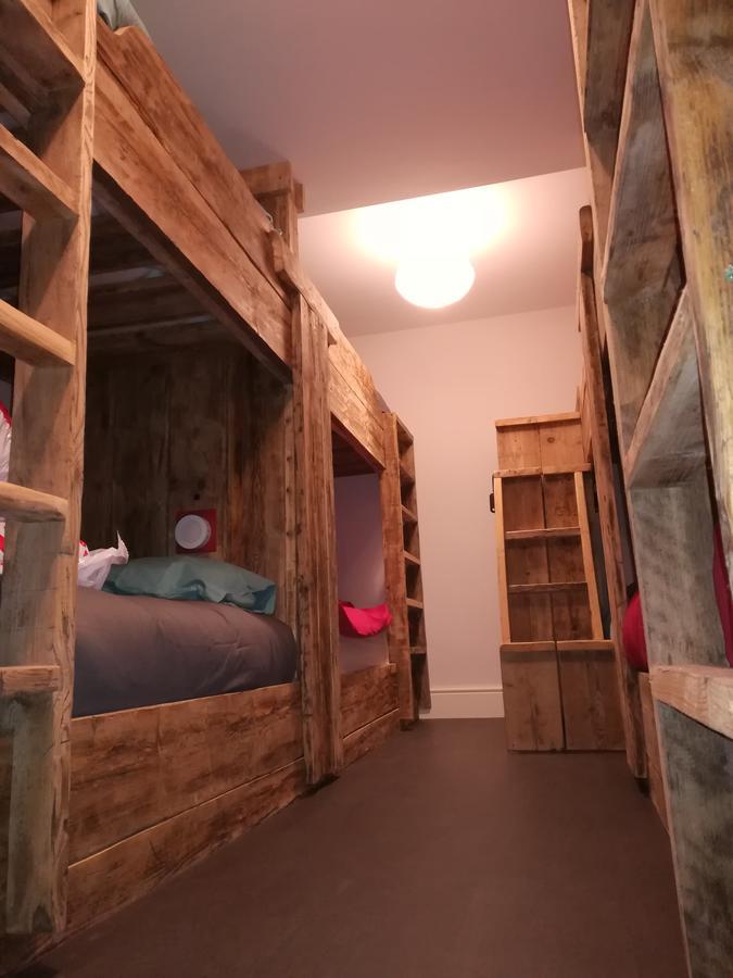 Hostel Ty Glyndwr Bunkhouse, Bar And Cafe Caernarfon Exteriér fotografie